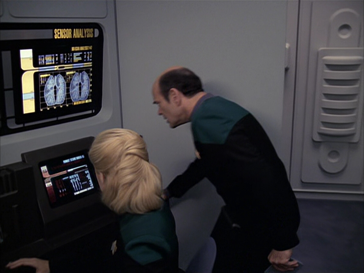 extant_StarTrek_VOY_6x23-Fury_02447.jpg