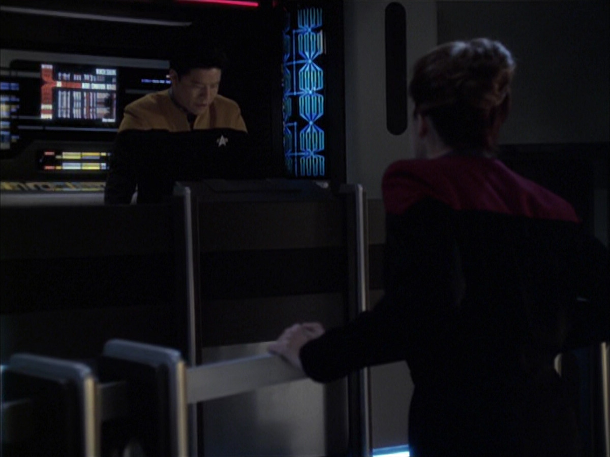 extant_StarTrek_VOY_6x23-Fury_02460.jpg