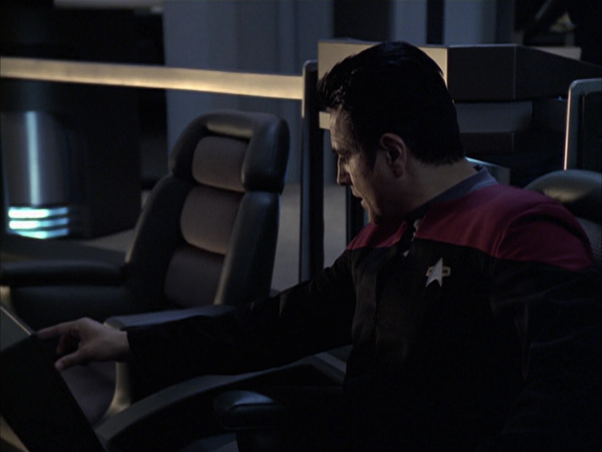 extant_StarTrek_VOY_6x23-Fury_02487.jpg