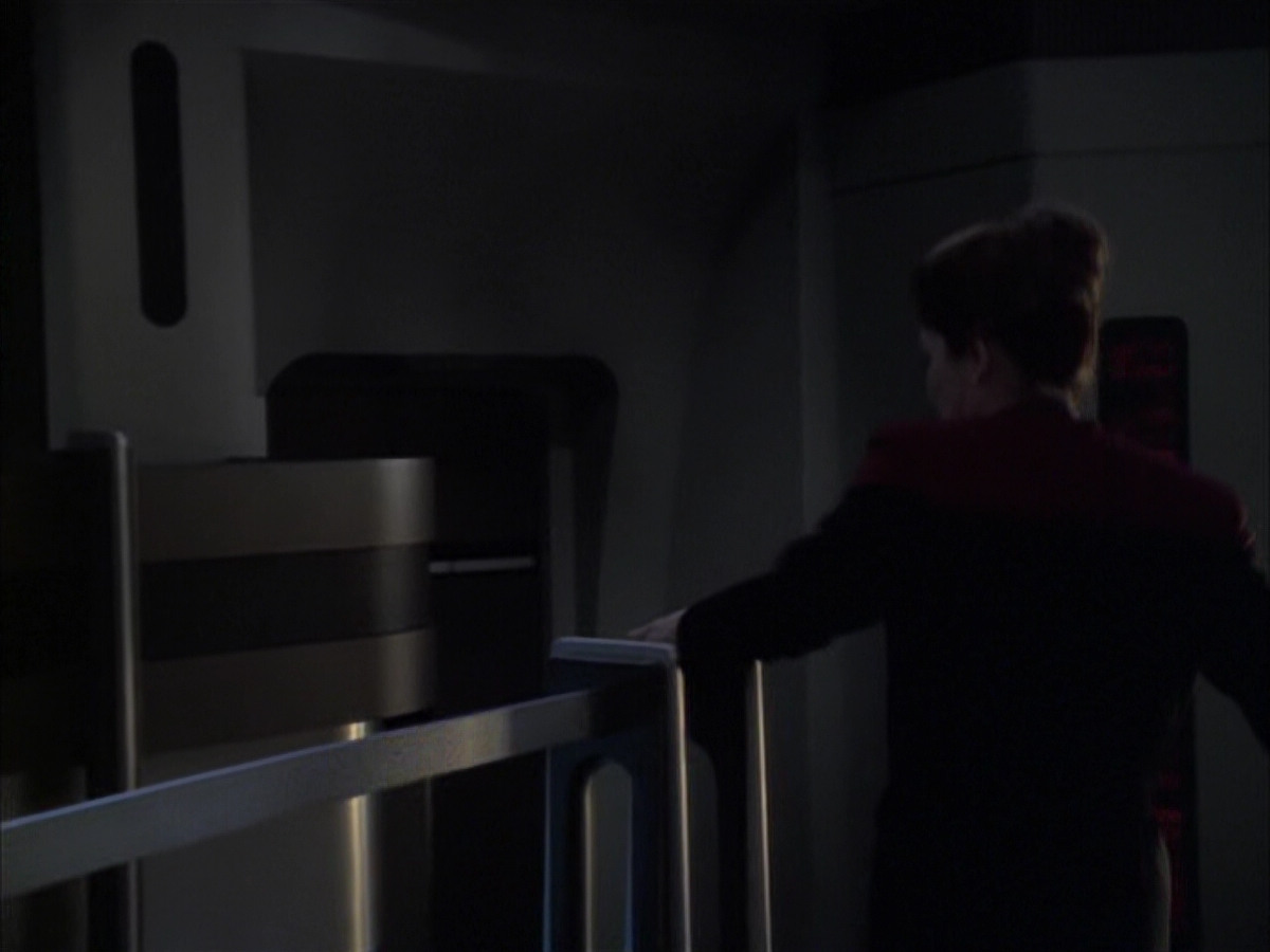 extant_StarTrek_VOY_6x23-Fury_02501.jpg