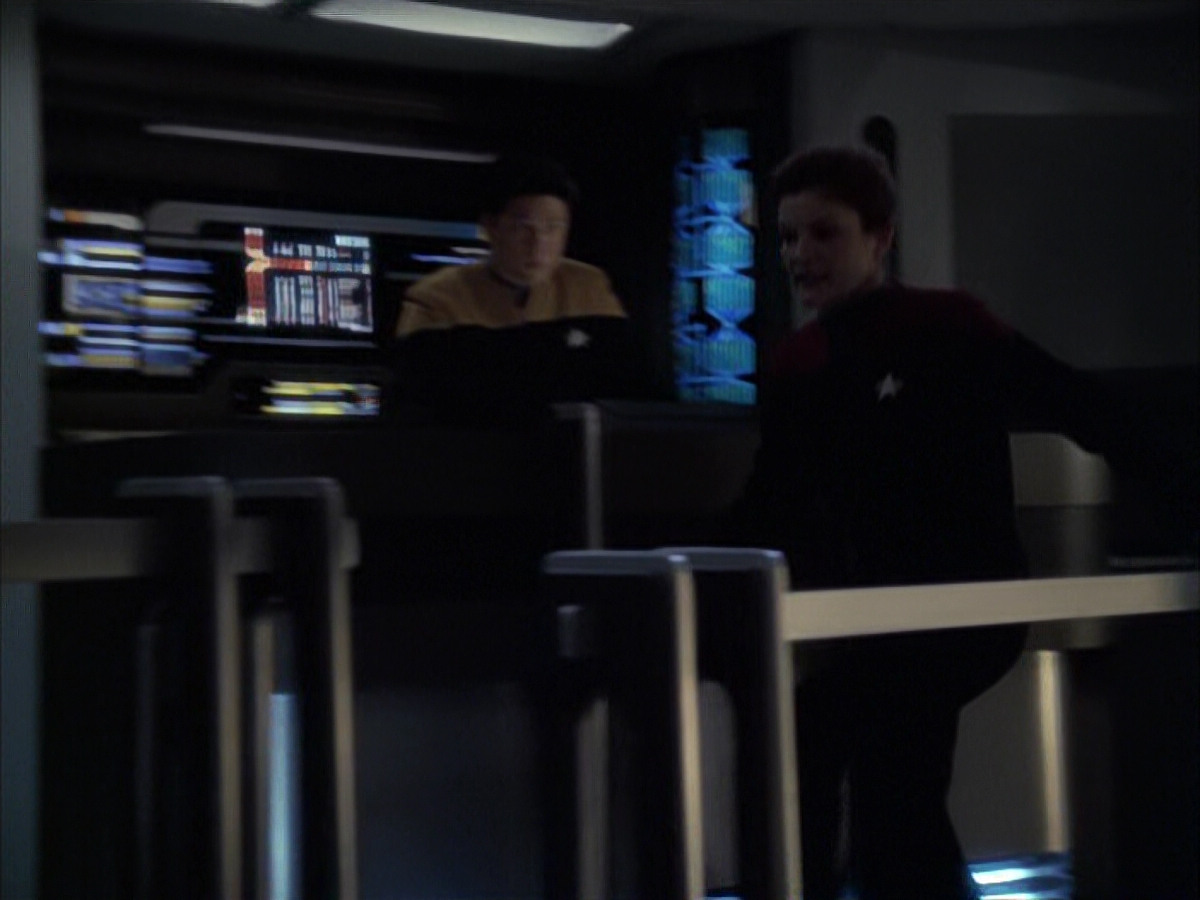 extant_StarTrek_VOY_6x23-Fury_02503.jpg