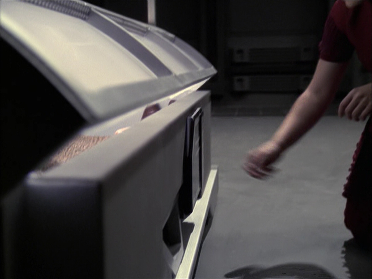 extant_StarTrek_VOY_6x23-Fury_02520.jpg