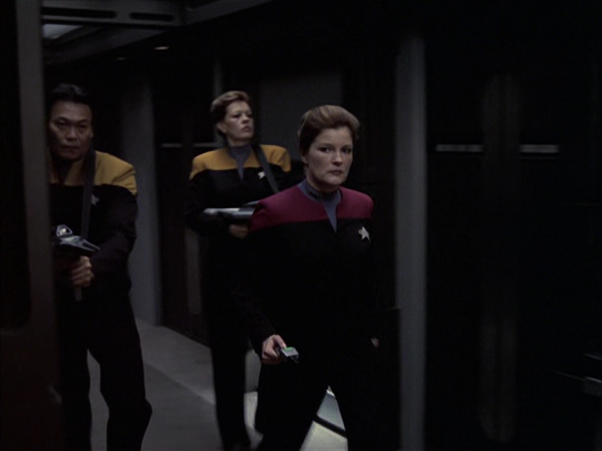 extant_StarTrek_VOY_6x23-Fury_02558.jpg