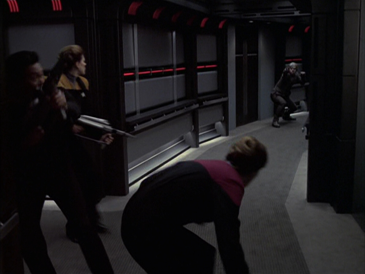 extant_StarTrek_VOY_6x23-Fury_02562.jpg
