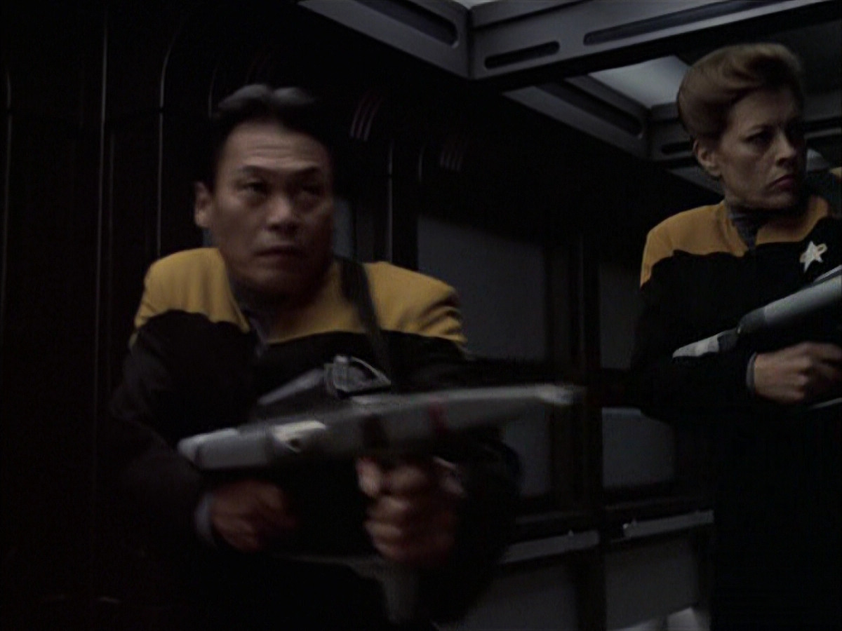 extant_StarTrek_VOY_6x23-Fury_02575.jpg