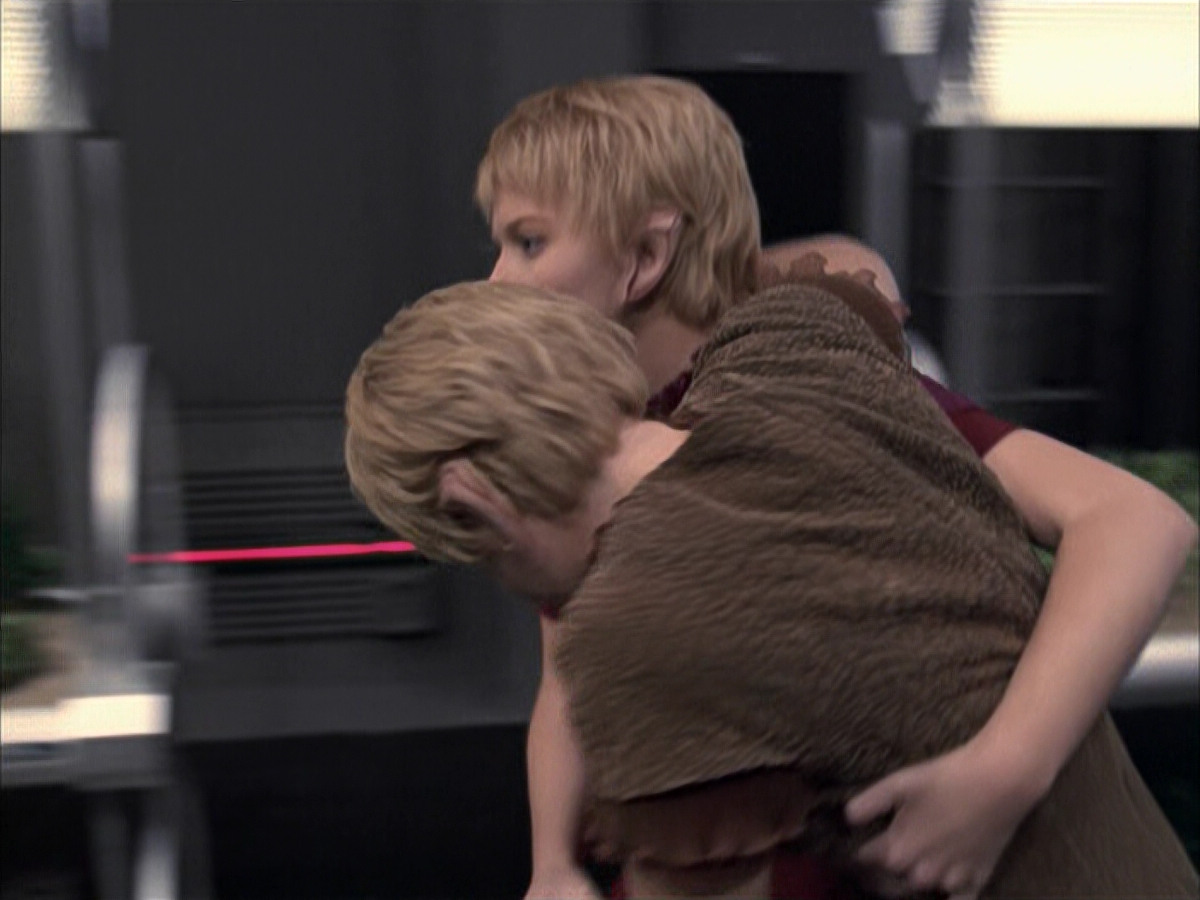 extant_StarTrek_VOY_6x23-Fury_02598.jpg