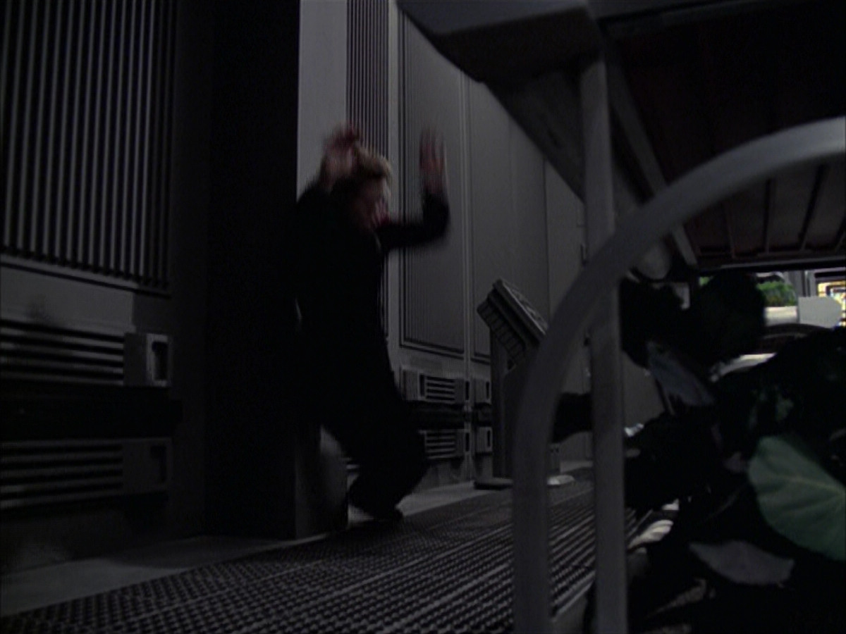 extant_StarTrek_VOY_6x23-Fury_02639.jpg