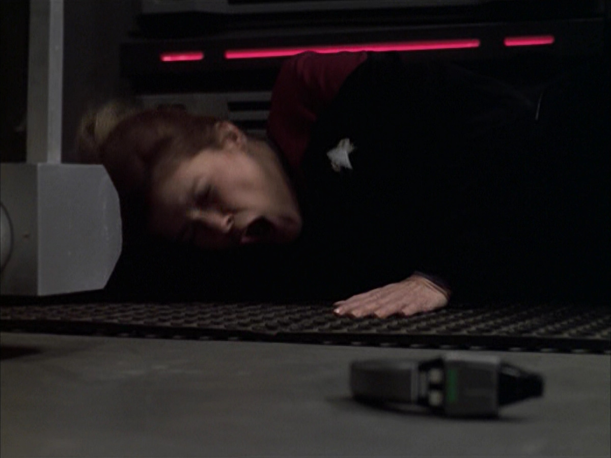 extant_StarTrek_VOY_6x23-Fury_02640.jpg