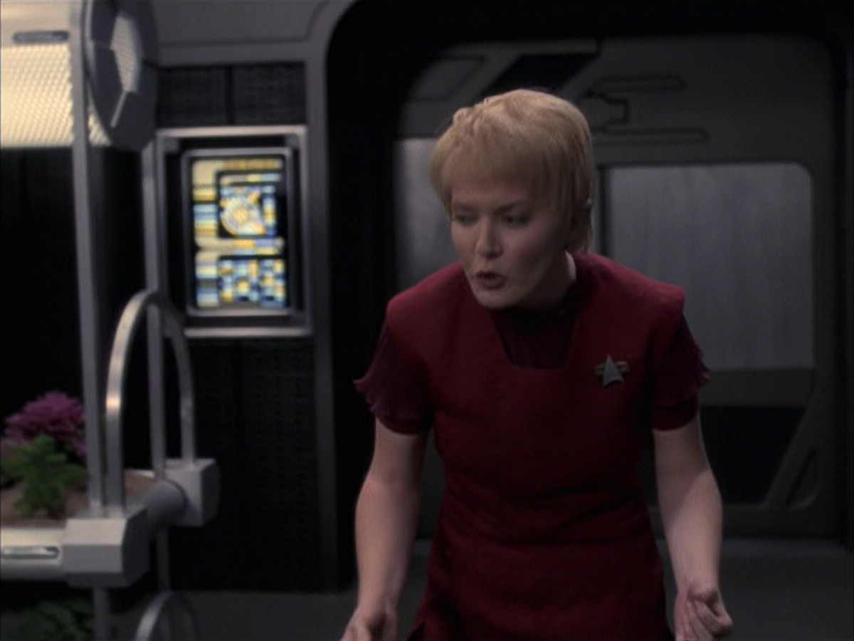 extant_StarTrek_VOY_6x23-Fury_02682.jpg