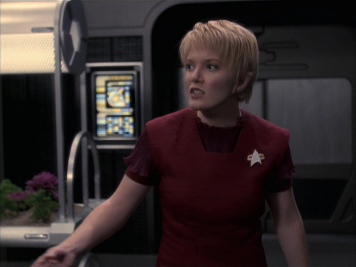 extant_StarTrek_VOY_6x23-Fury_02687.jpg