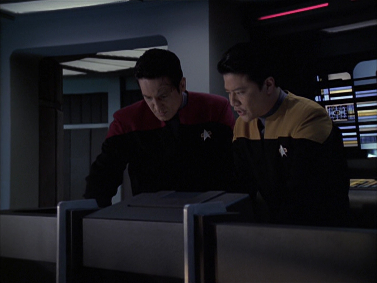 extant_StarTrek_VOY_6x23-Fury_02696.jpg