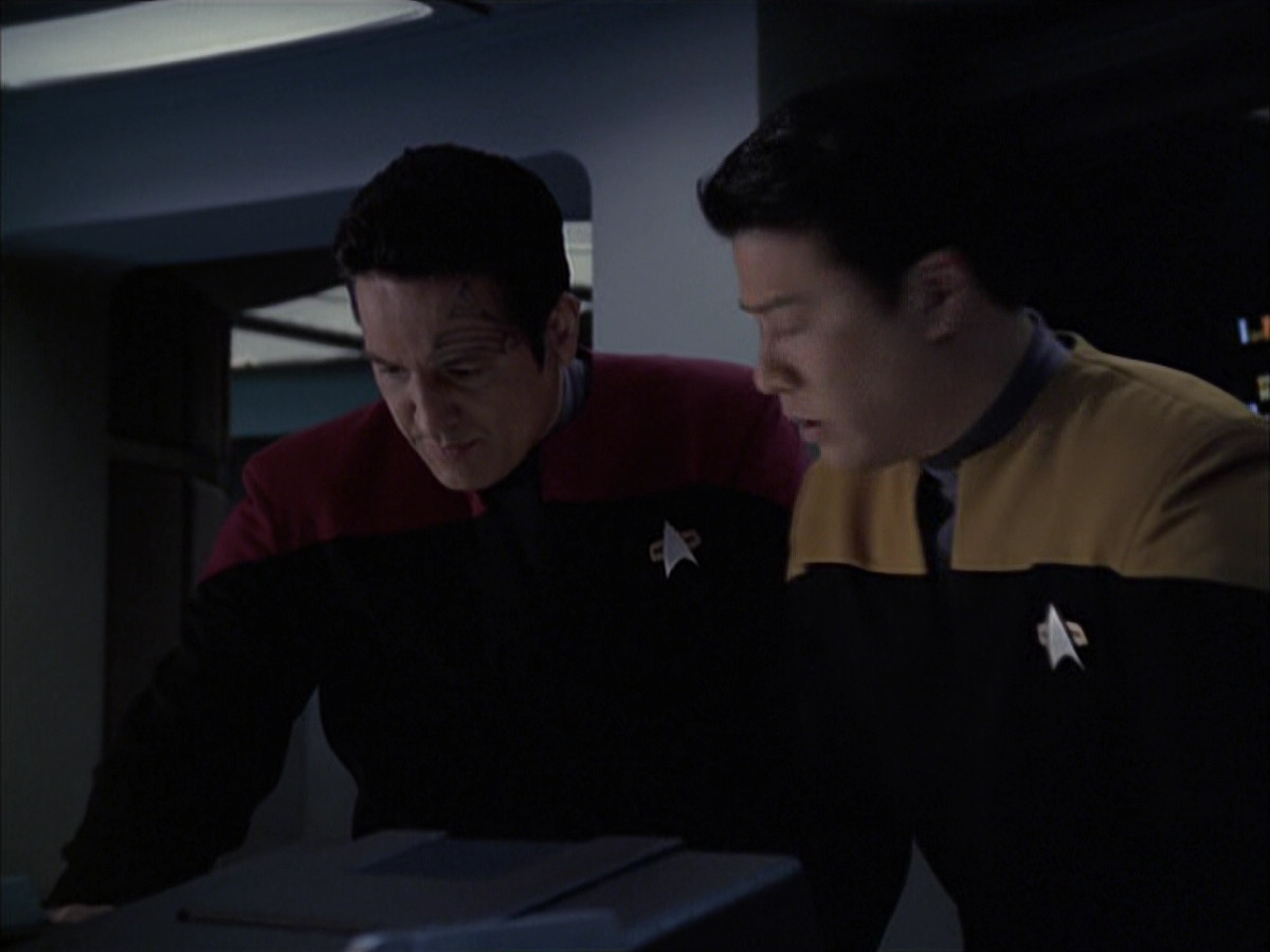extant_StarTrek_VOY_6x23-Fury_02703.jpg