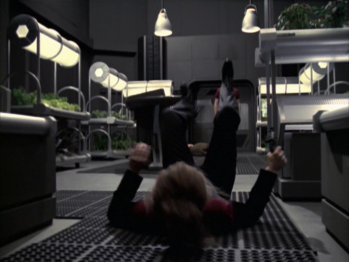 extant_StarTrek_VOY_6x23-Fury_02774.jpg