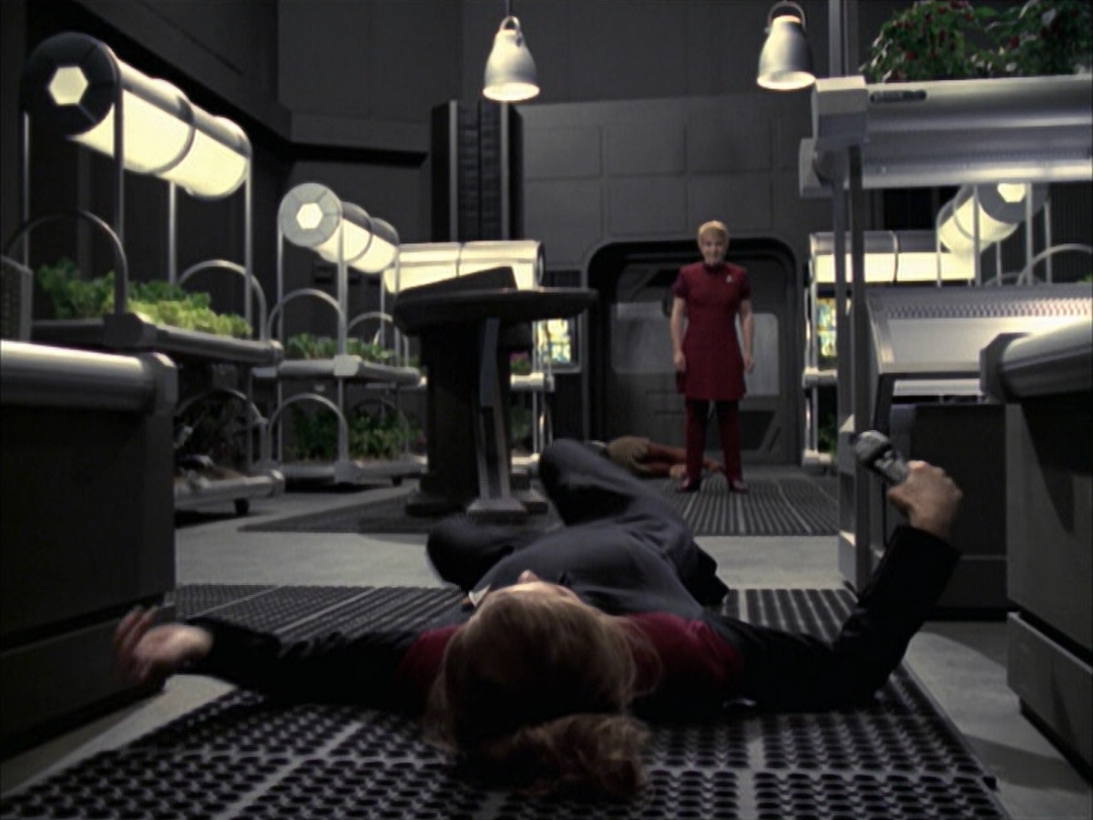 extant_StarTrek_VOY_6x23-Fury_02775.jpg