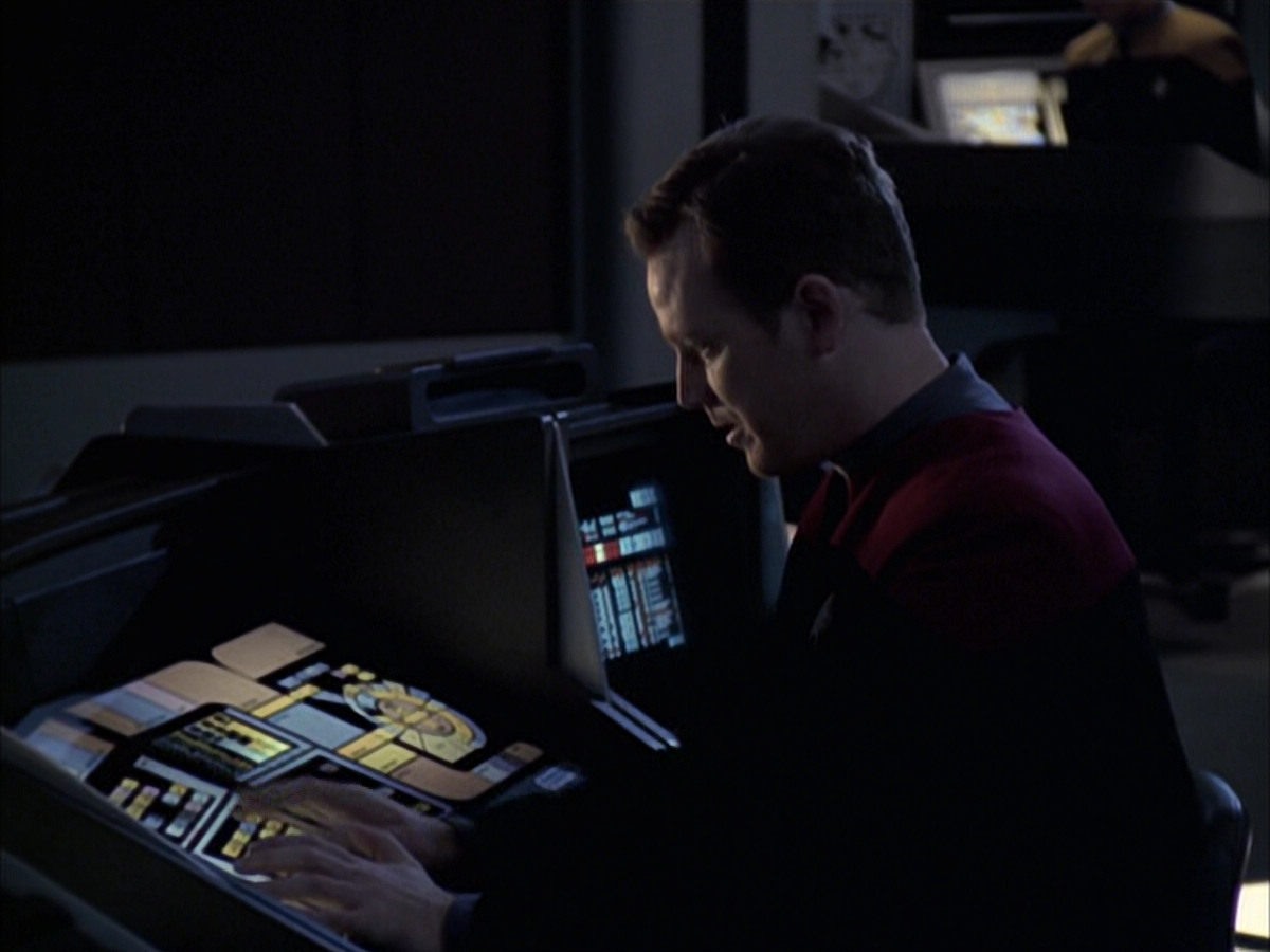 extant_StarTrek_VOY_6x23-Fury_02789.jpg