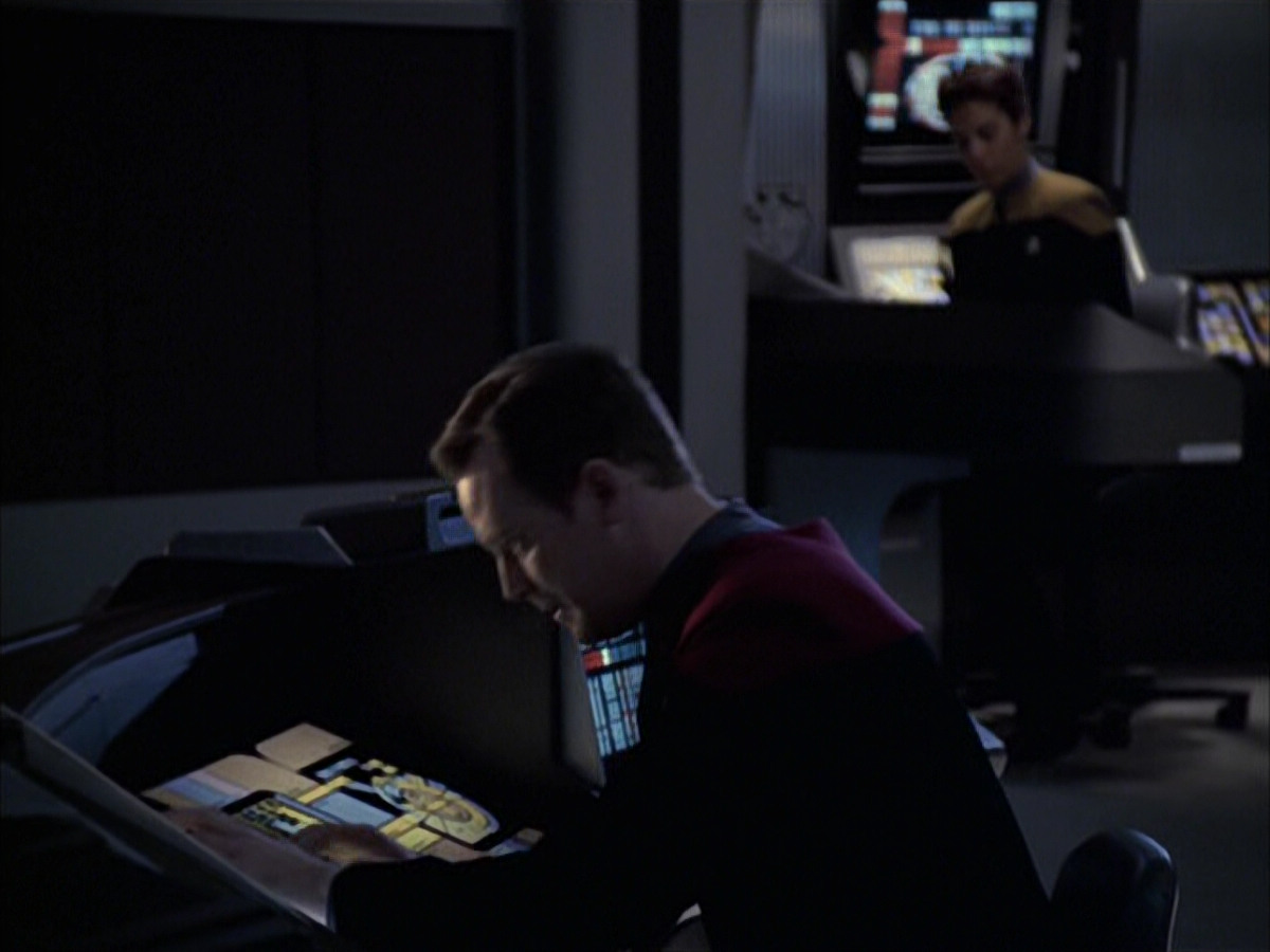 extant_StarTrek_VOY_6x23-Fury_02813.jpg