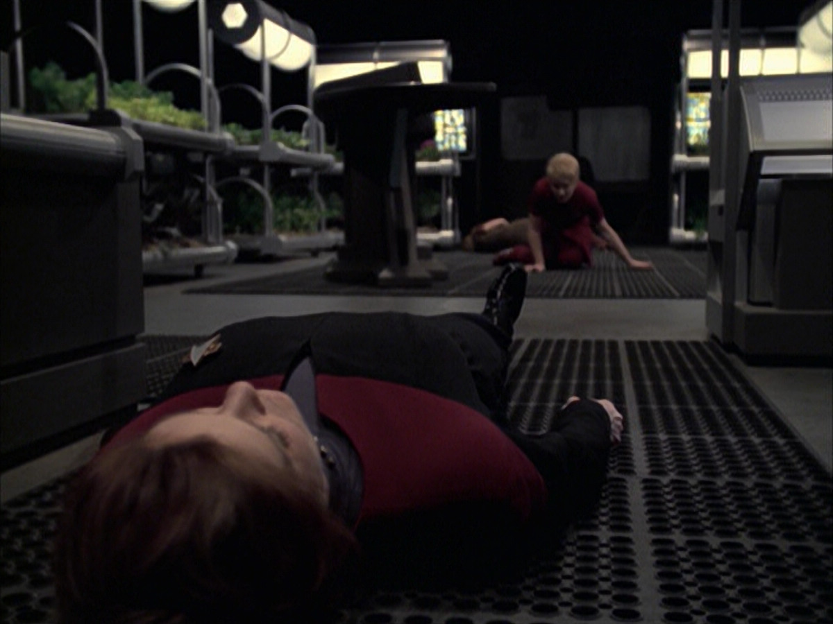 extant_StarTrek_VOY_6x23-Fury_02829.jpg