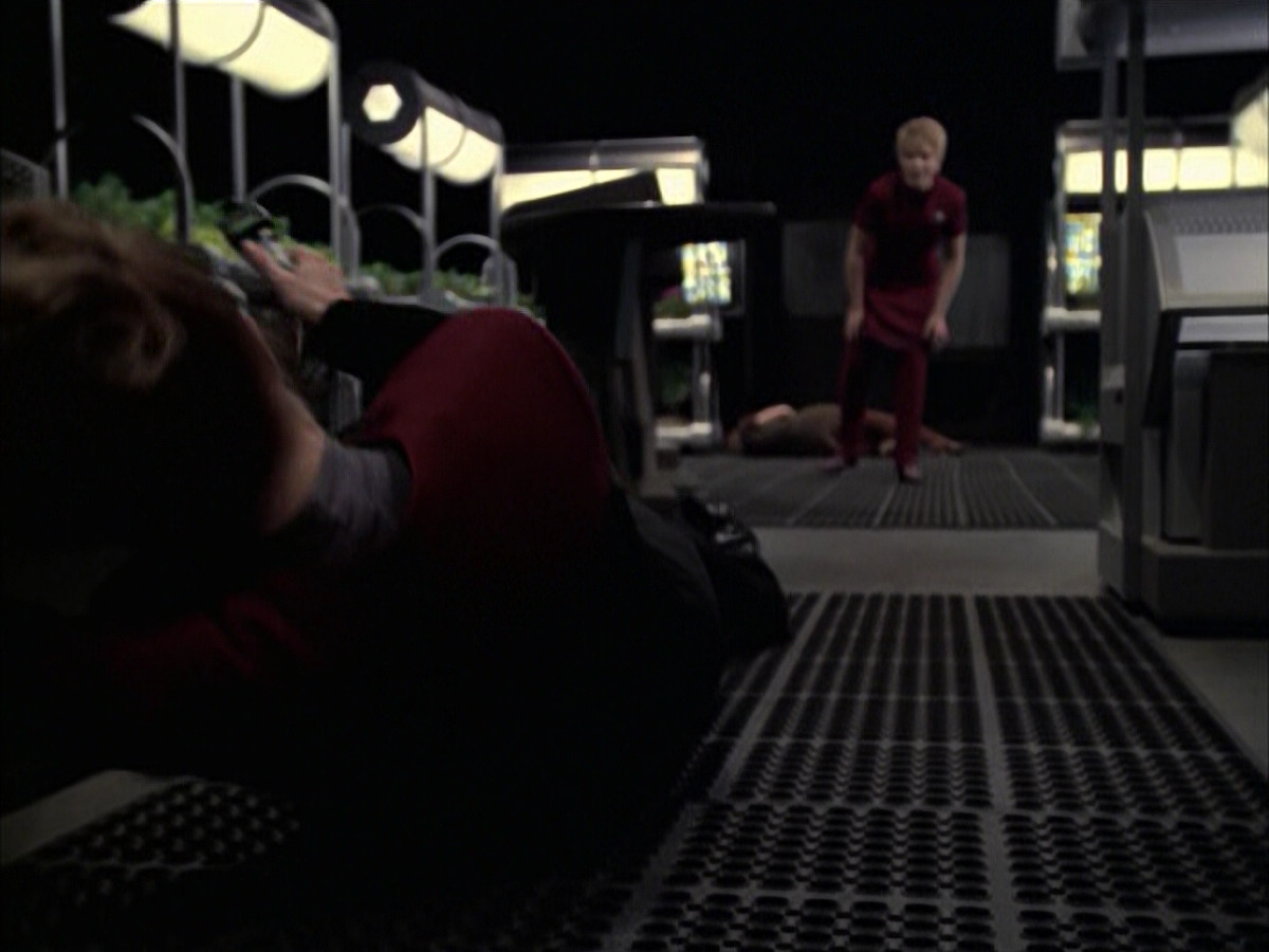 extant_StarTrek_VOY_6x23-Fury_02834.jpg