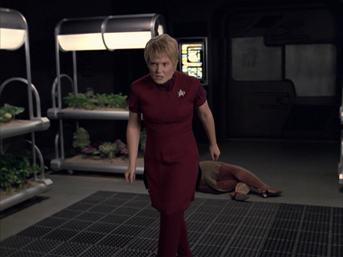 extant_StarTrek_VOY_6x23-Fury_02838.jpg