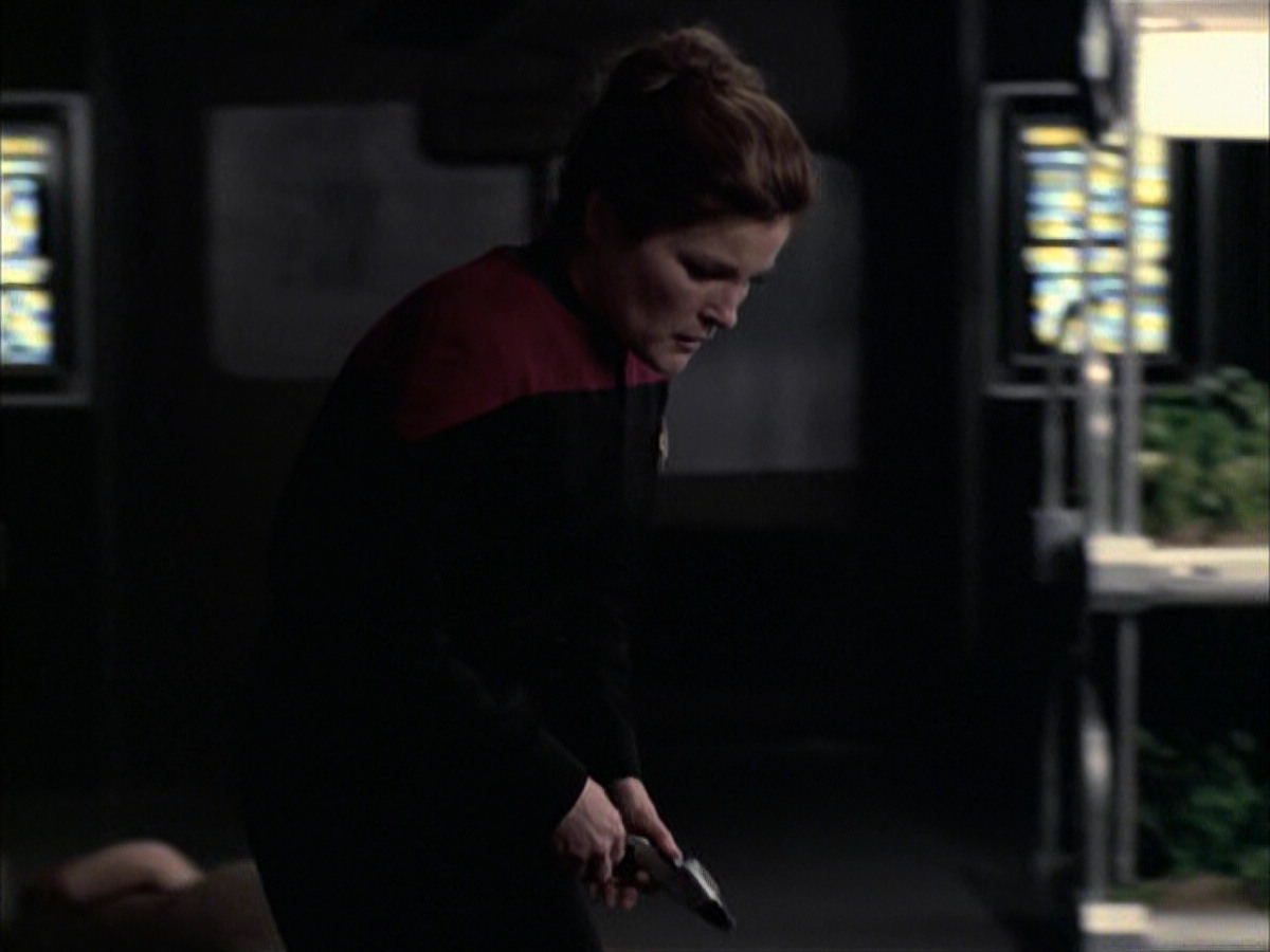 extant_StarTrek_VOY_6x23-Fury_02870.jpg