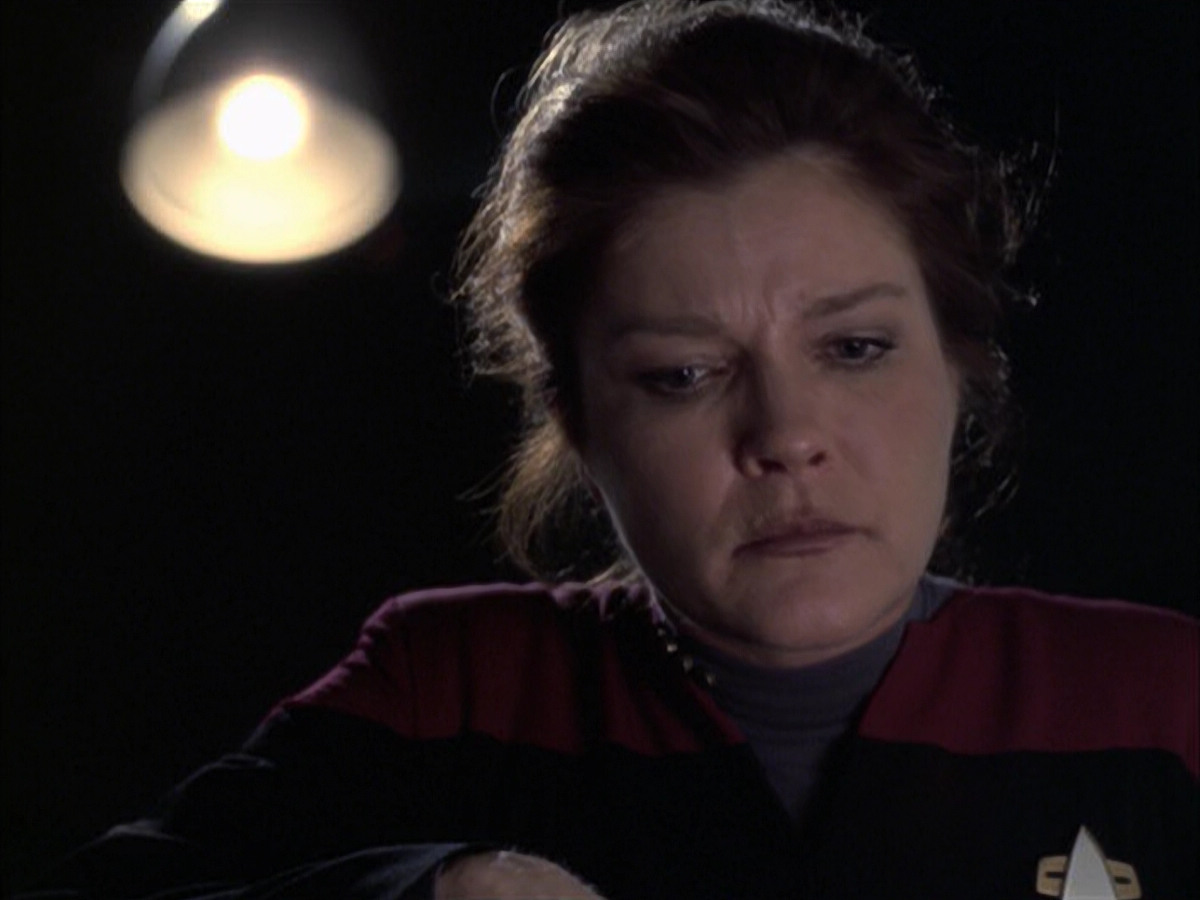 extant_StarTrek_VOY_6x23-Fury_02910.jpg