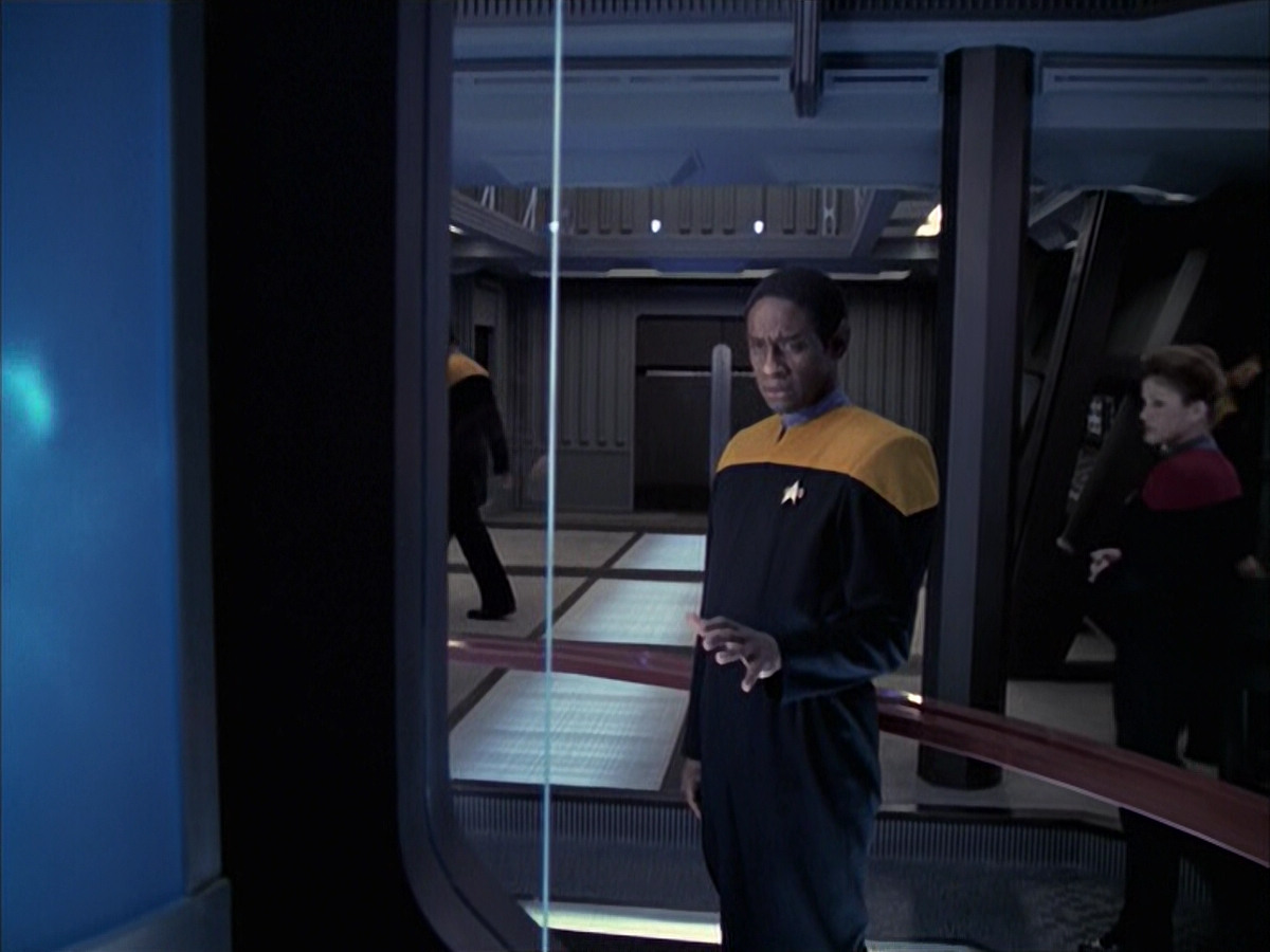 extant_StarTrek_VOY_6x23-Fury_02940.jpg