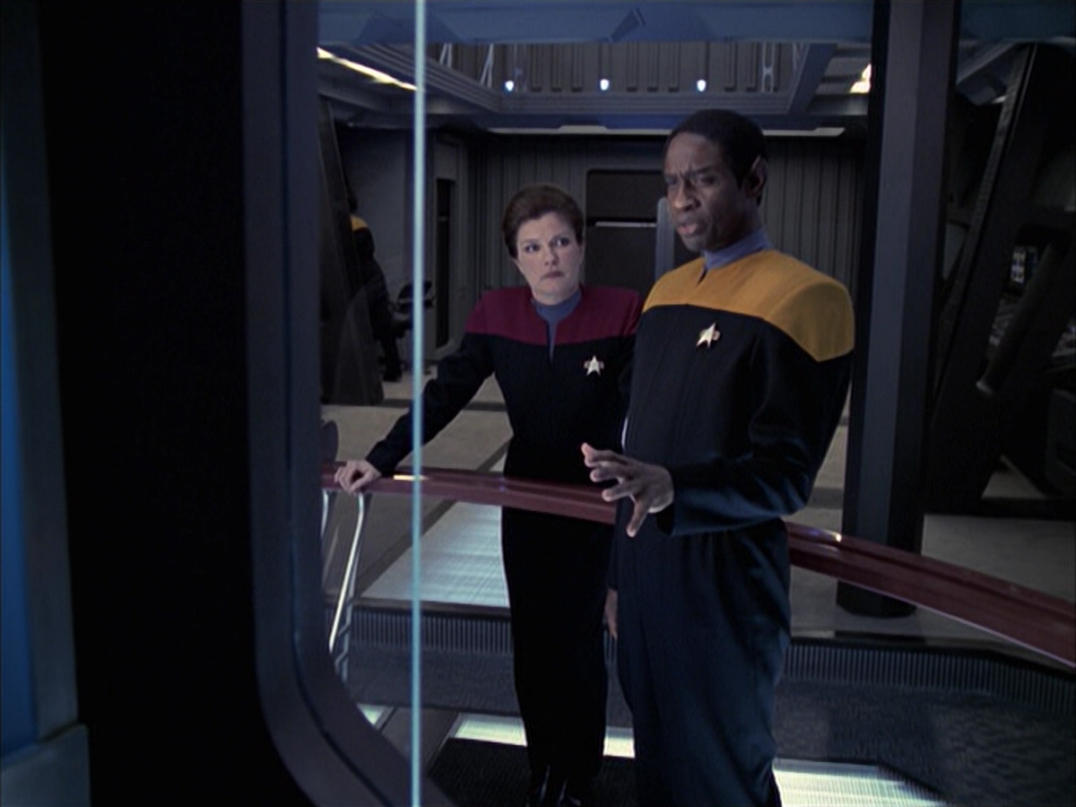 extant_StarTrek_VOY_6x23-Fury_02948.jpg