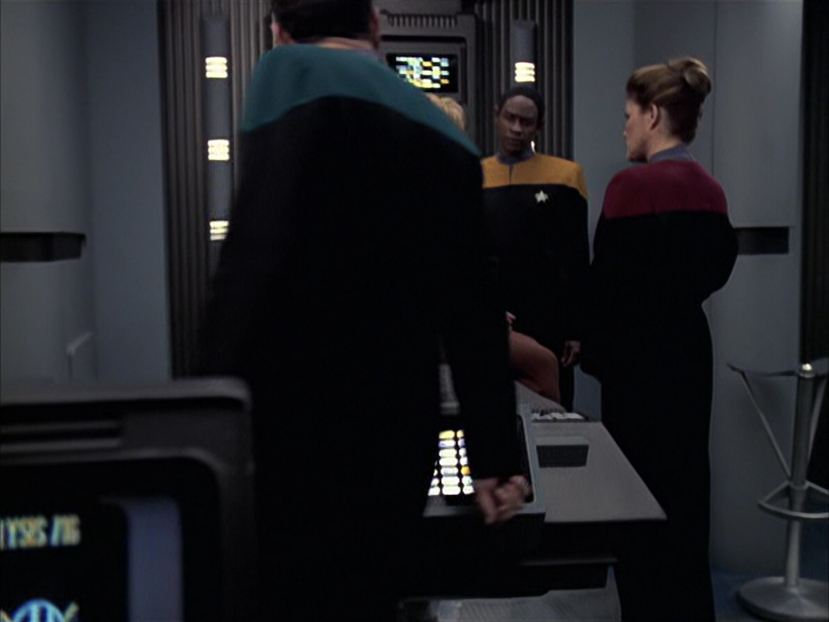 extant_StarTrek_VOY_6x23-Fury_03003.jpg