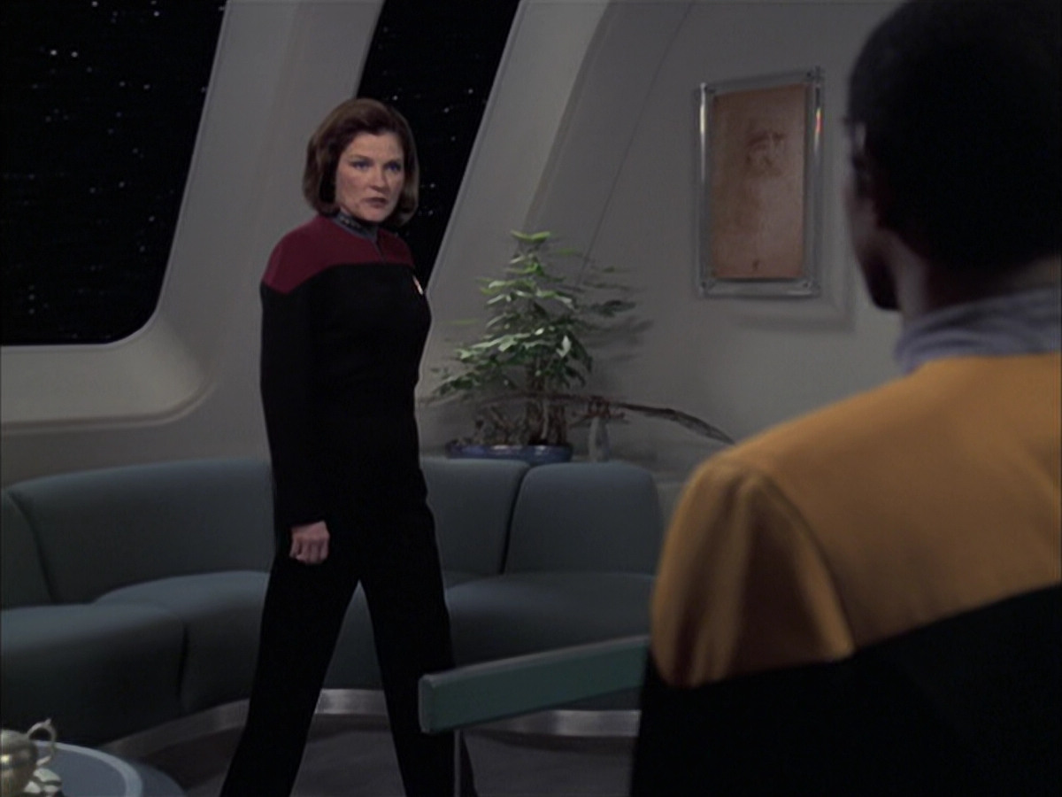 extant_StarTrek_VOY_6x23-Fury_03061.jpg