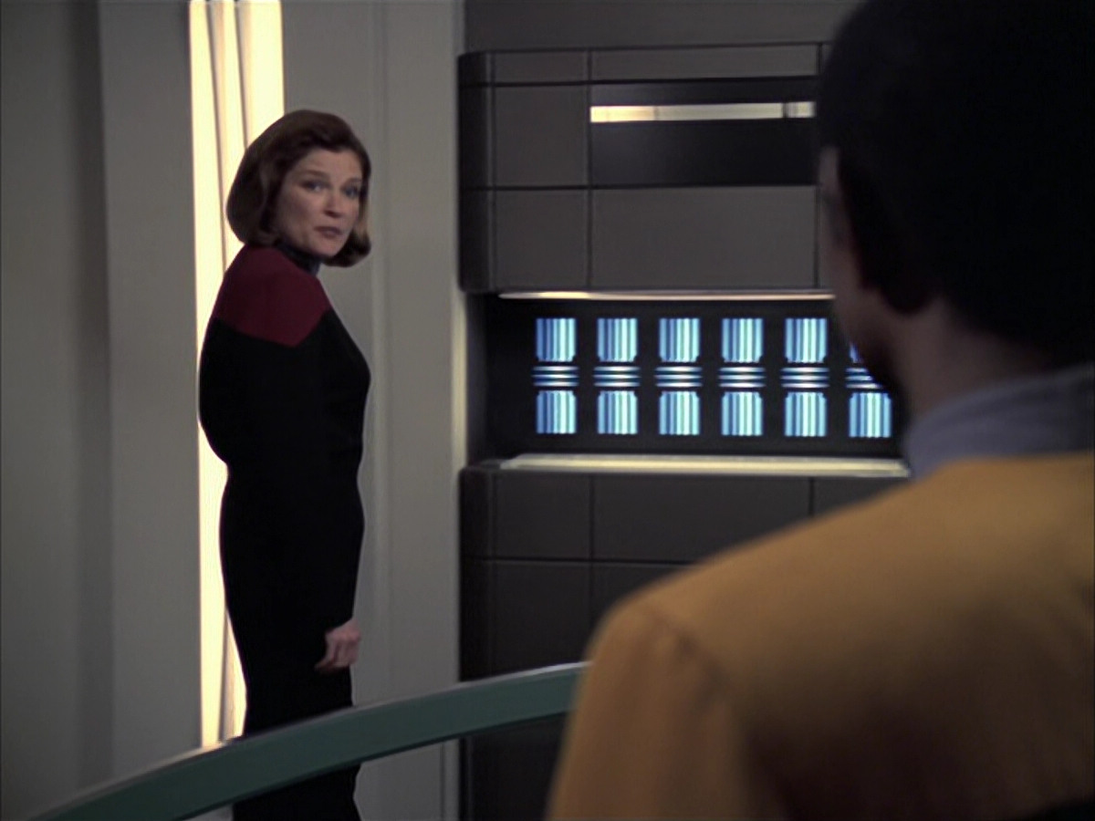 extant_StarTrek_VOY_6x23-Fury_03067.jpg