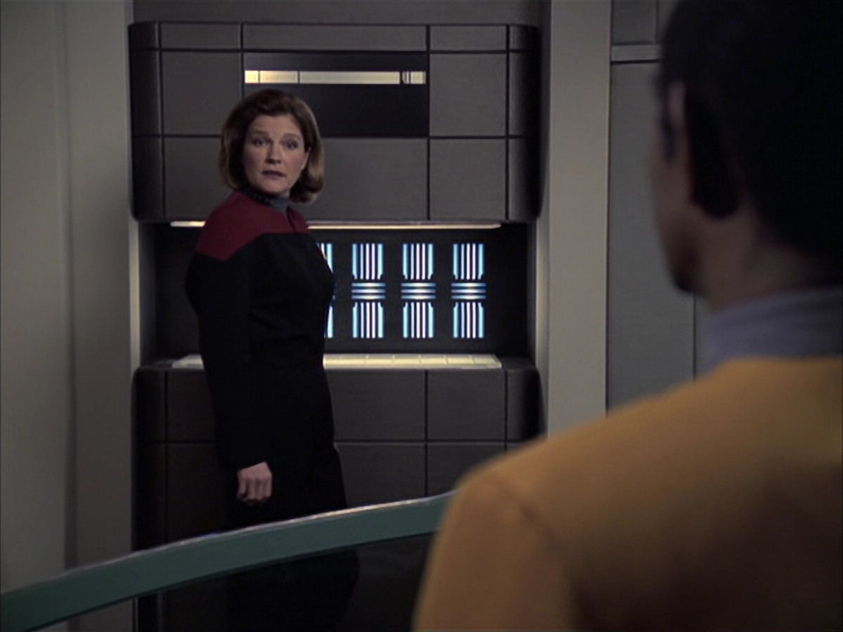 extant_StarTrek_VOY_6x23-Fury_03070.jpg