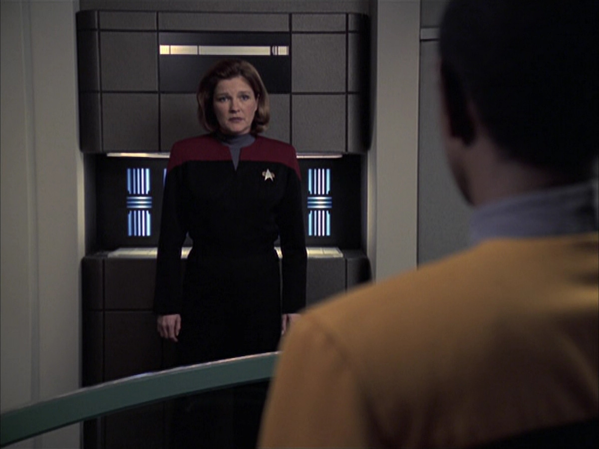 extant_StarTrek_VOY_6x23-Fury_03072.jpg