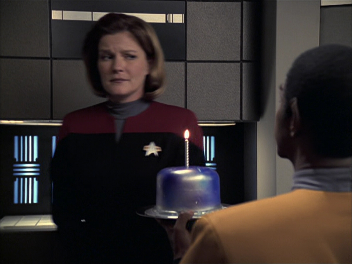 extant_StarTrek_VOY_6x23-Fury_03123.jpg