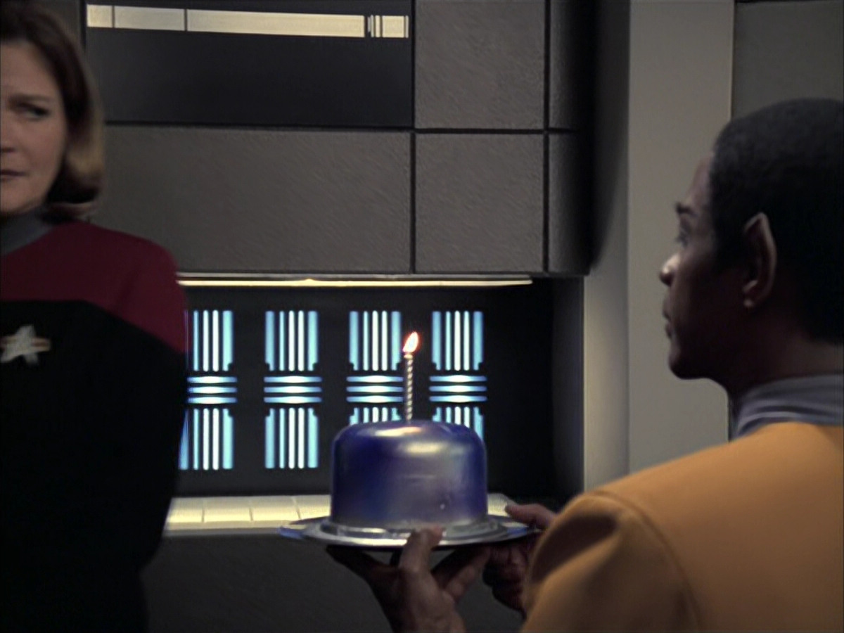 extant_StarTrek_VOY_6x23-Fury_03124.jpg