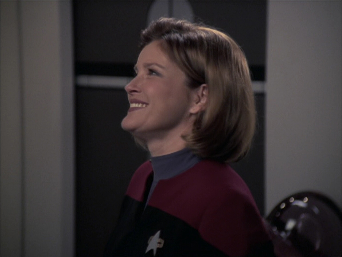 extant_StarTrek_VOY_6x23-Fury_03138.jpg