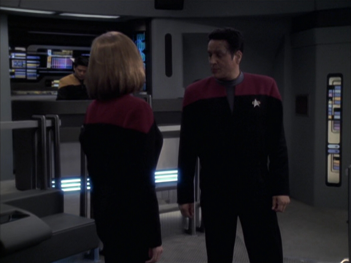 extant_StarTrek_VOY_6x23-Fury_03157.jpg