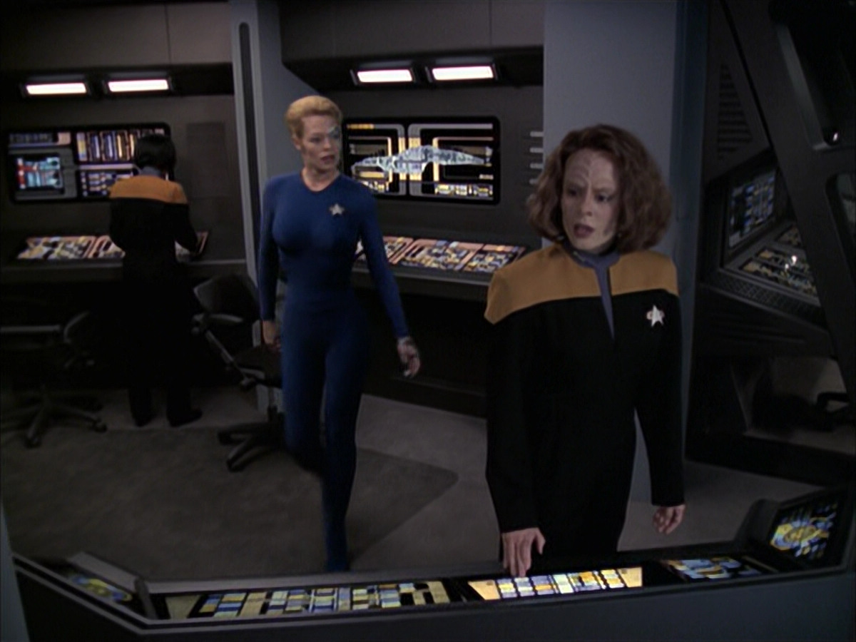 extant_StarTrek_VOY_6x23-Fury_03194.jpg
