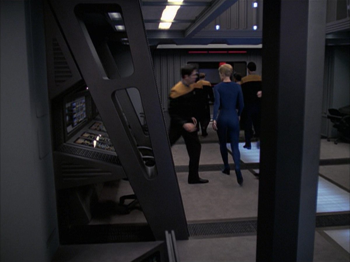 extant_StarTrek_VOY_6x23-Fury_03203.jpg