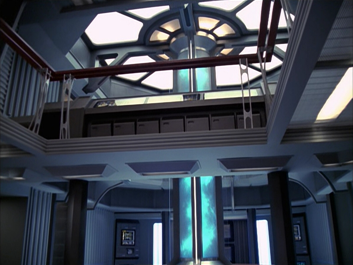 extant_StarTrek_VOY_6x23-Fury_03311.jpg