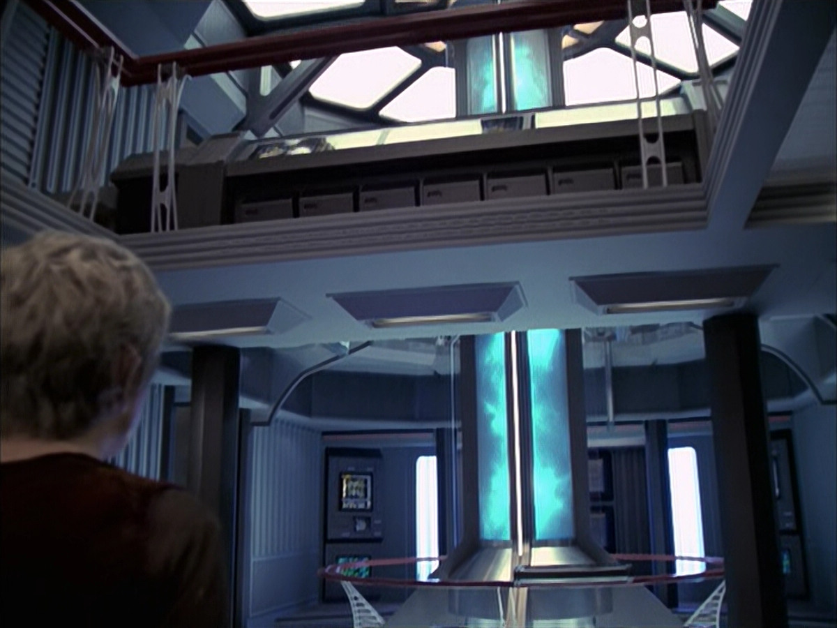 extant_StarTrek_VOY_6x23-Fury_03313.jpg