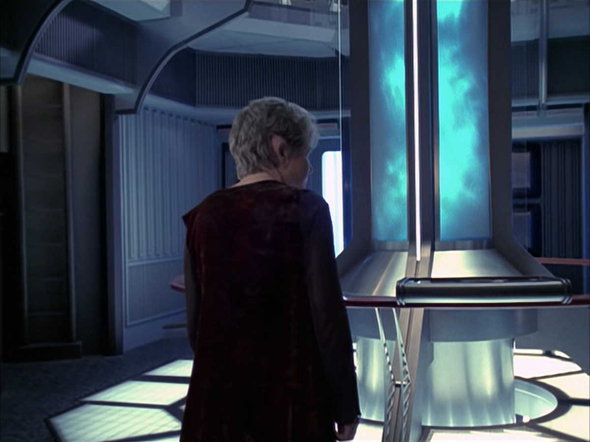 extant_StarTrek_VOY_6x23-Fury_03320.jpg