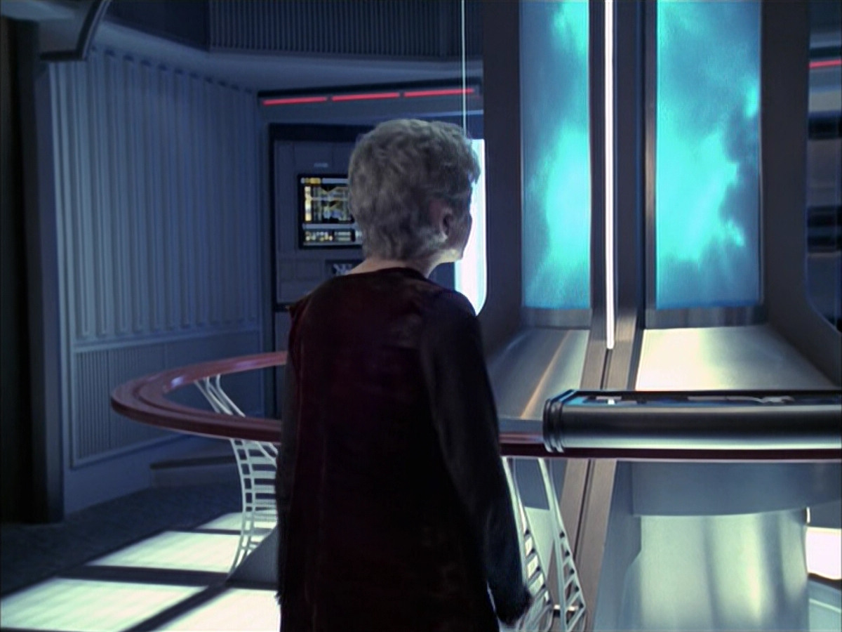 extant_StarTrek_VOY_6x23-Fury_03323.jpg