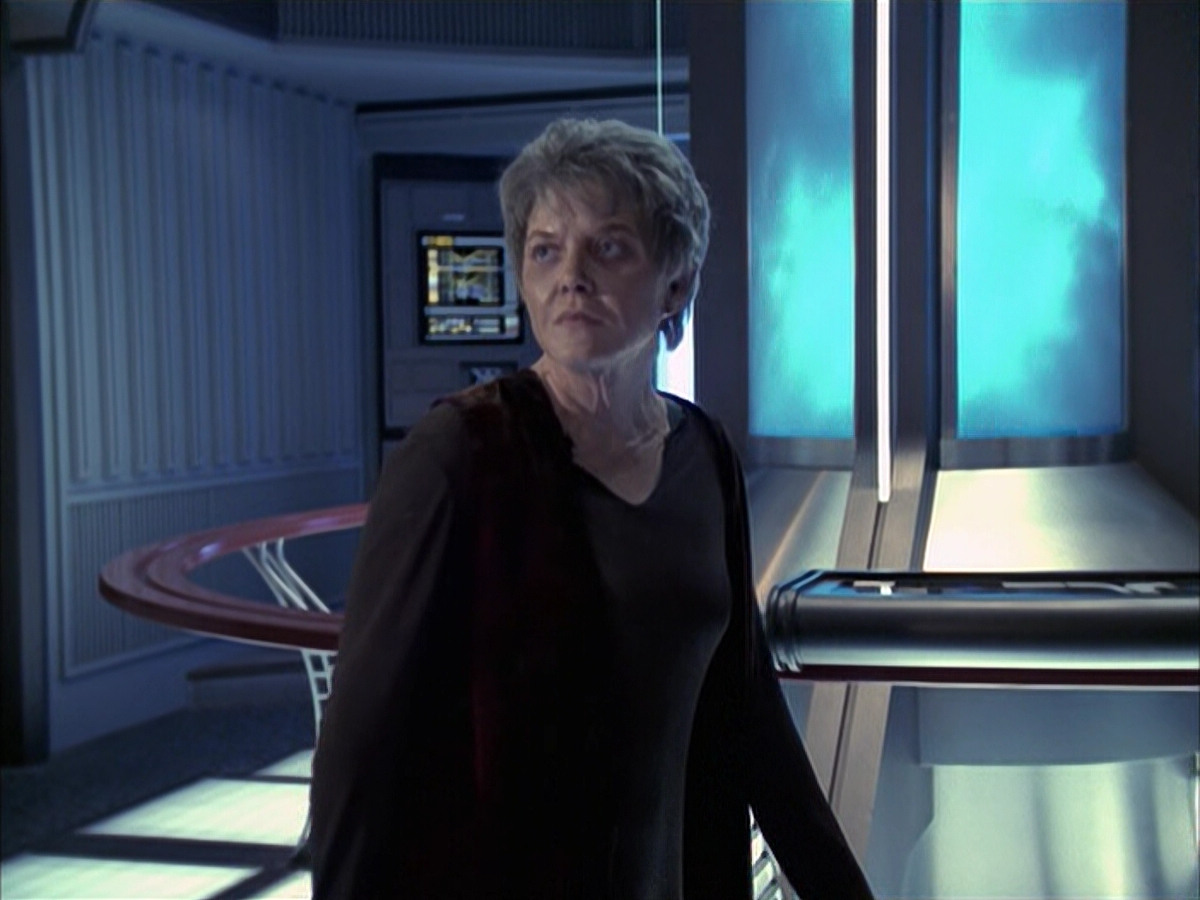 extant_StarTrek_VOY_6x23-Fury_03324.jpg