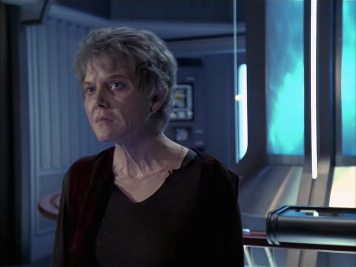 extant_StarTrek_VOY_6x23-Fury_03327.jpg