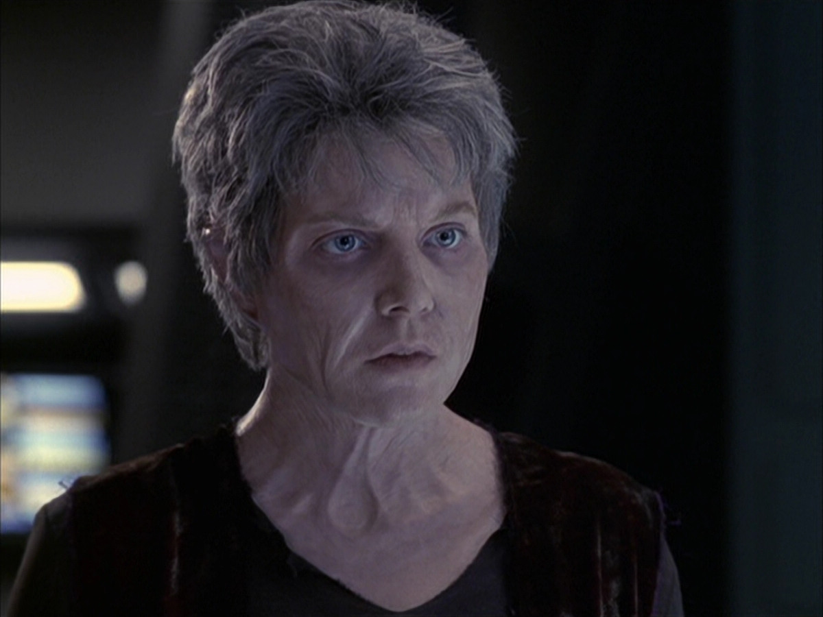 extant_StarTrek_VOY_6x23-Fury_03335.jpg