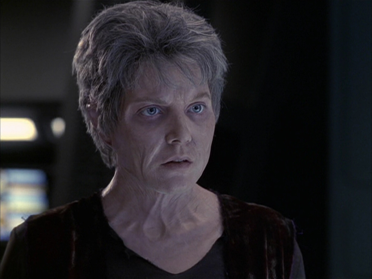 extant_StarTrek_VOY_6x23-Fury_03336.jpg