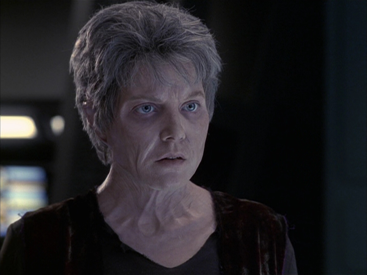 extant_StarTrek_VOY_6x23-Fury_03337.jpg