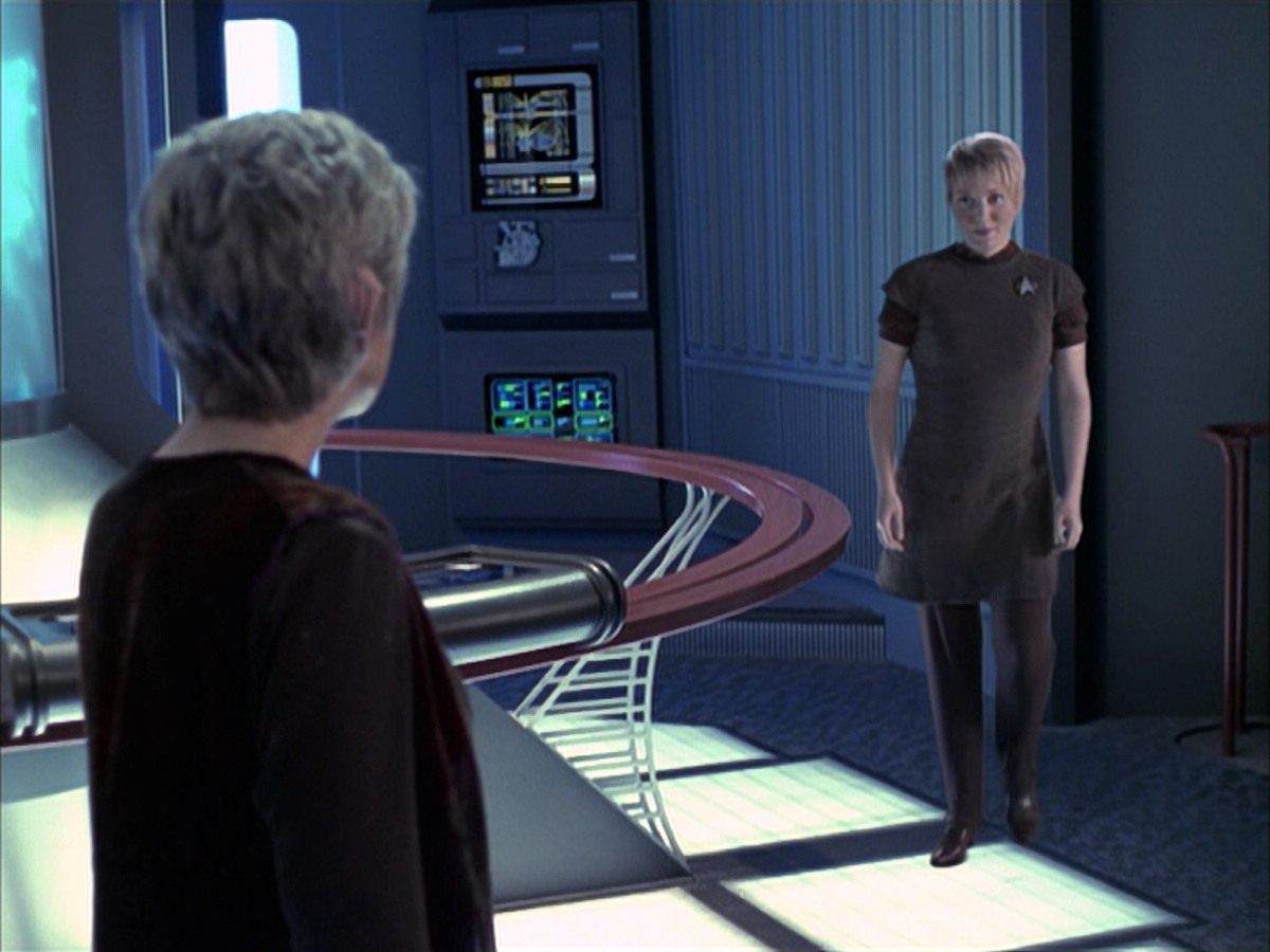 extant_StarTrek_VOY_6x23-Fury_03342.jpg