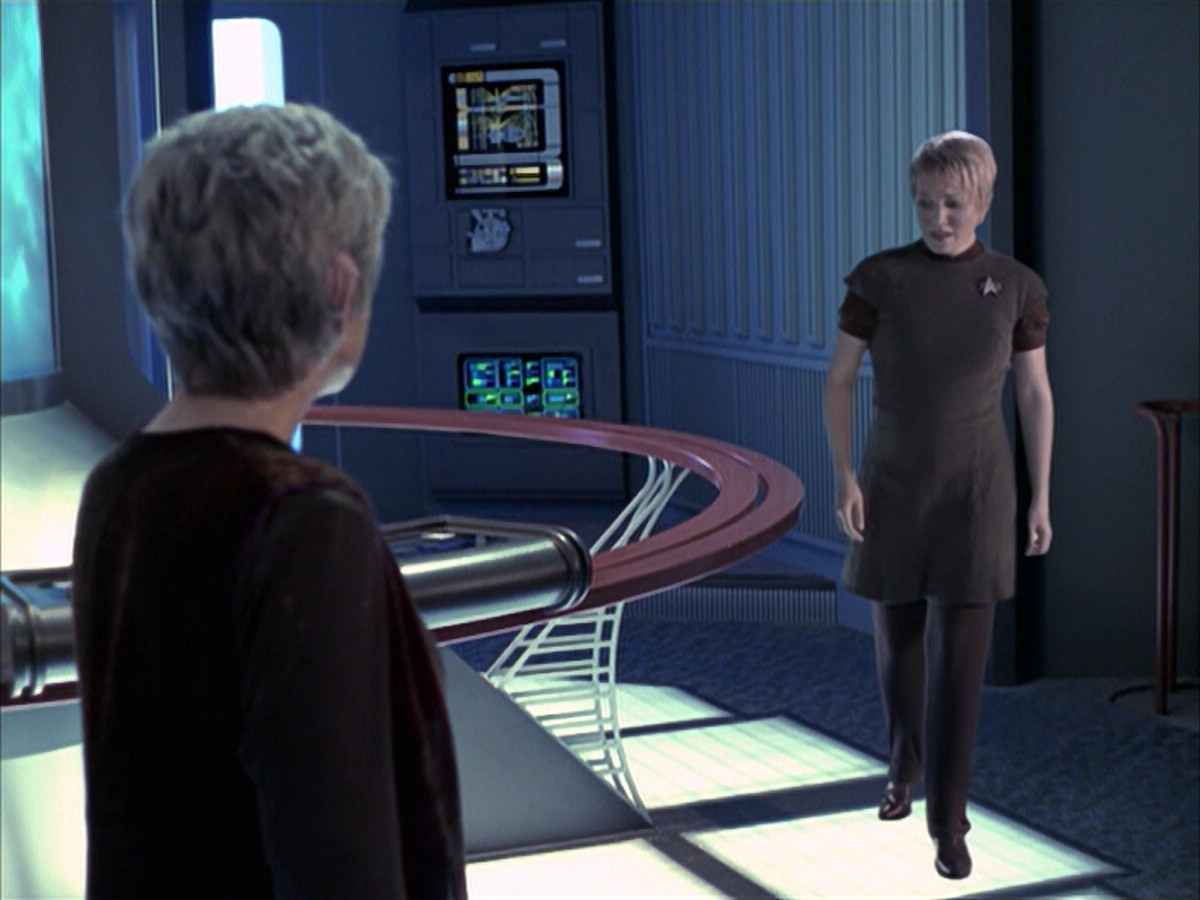extant_StarTrek_VOY_6x23-Fury_03343.jpg