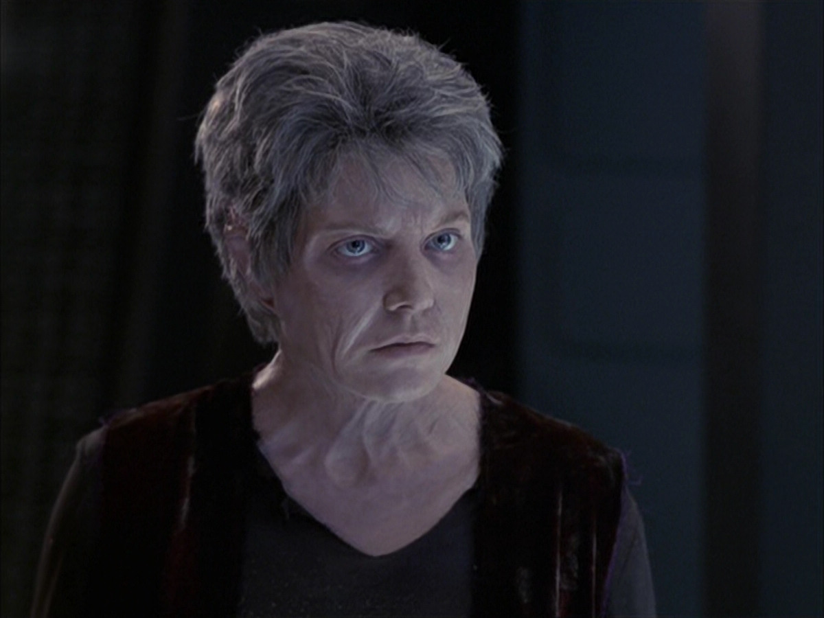 extant_StarTrek_VOY_6x23-Fury_03350.jpg